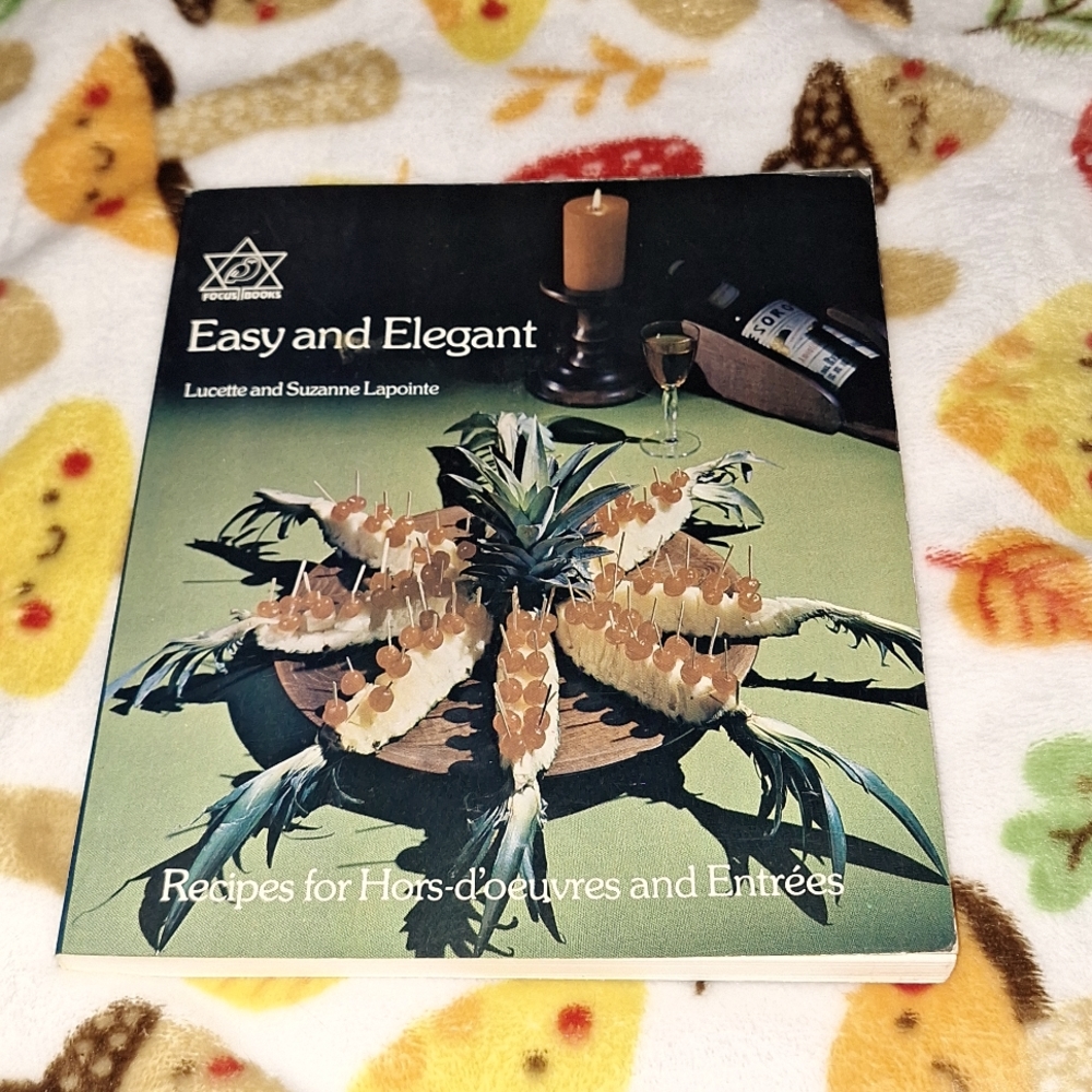 1972 Hors-d'oeuvres and Entrees vintage recipe book